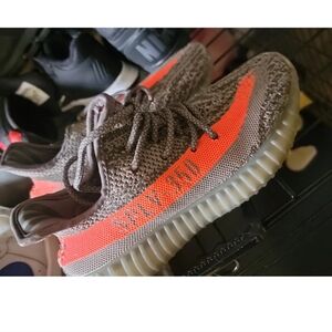 Size 5 - adidas Yeezy Boost 350 V2 Low Carbon Beluga